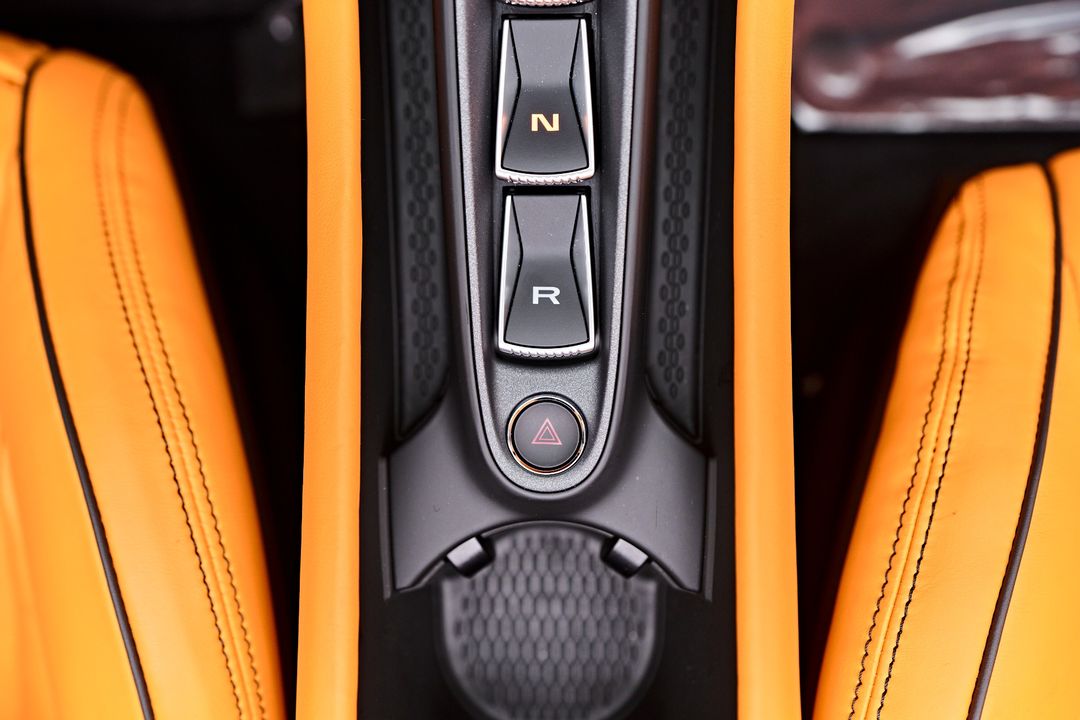 2025 McLaren Artura