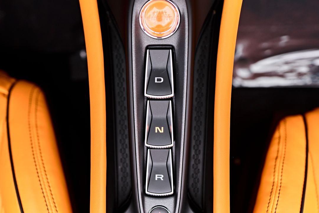 2025 McLaren Artura