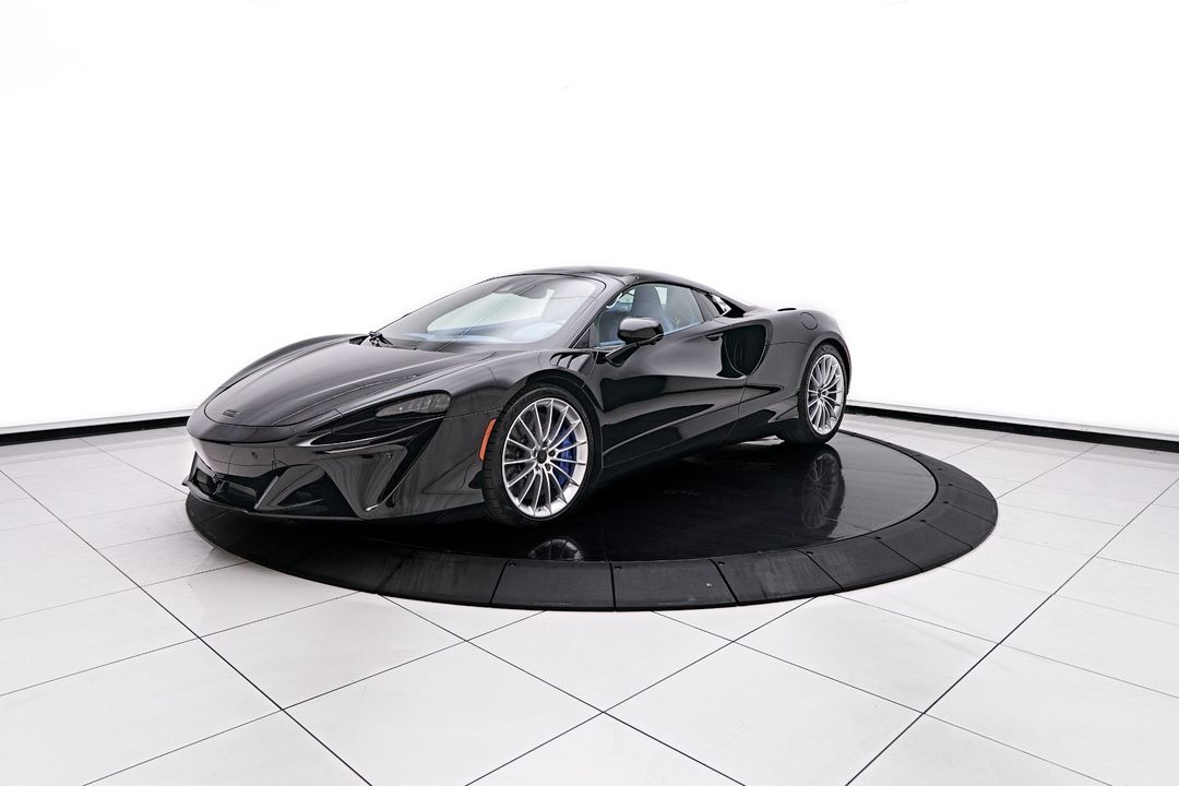 2025 McLaren Artura