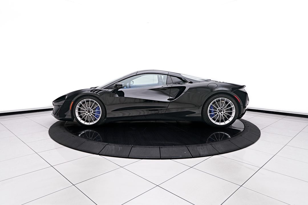 2025 McLaren Artura