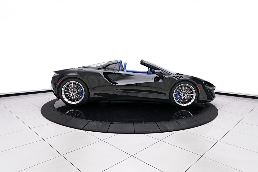 2025 McLaren Artura