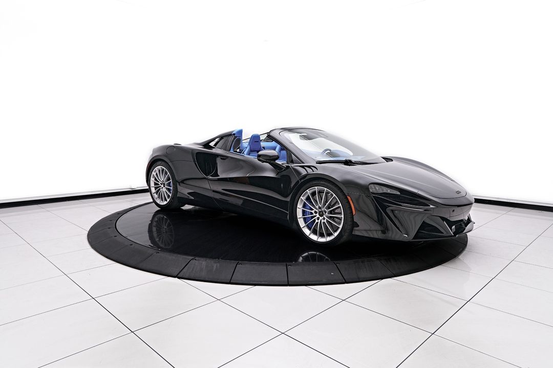 2025 McLaren Artura