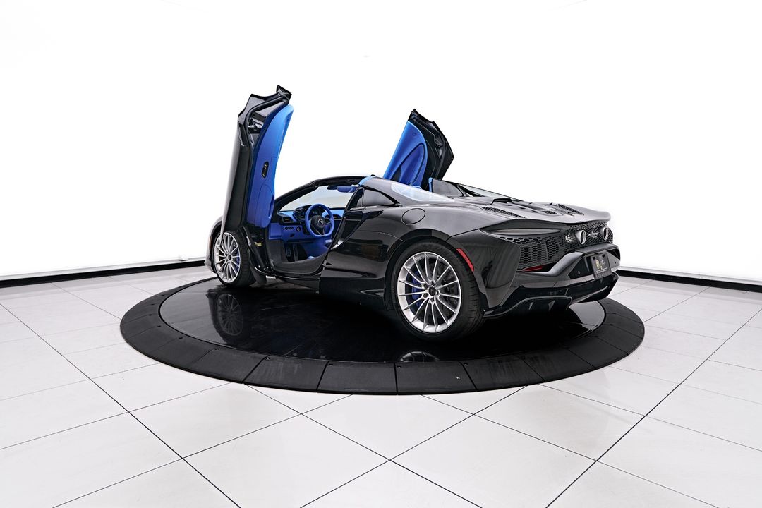 2025 McLaren Artura