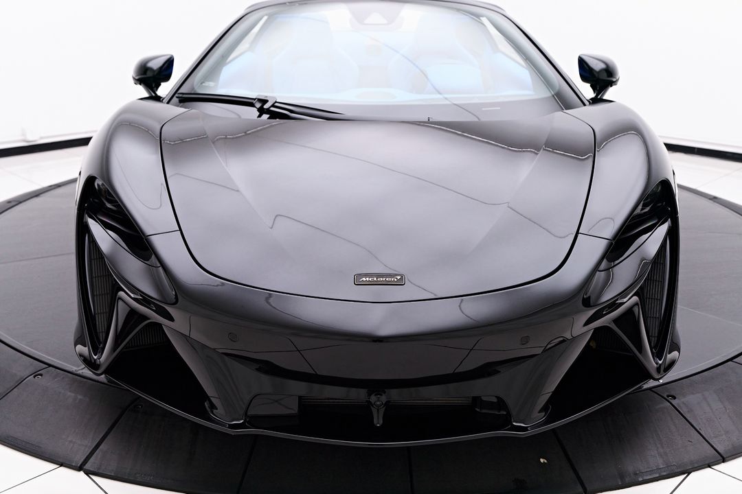 2025 McLaren Artura