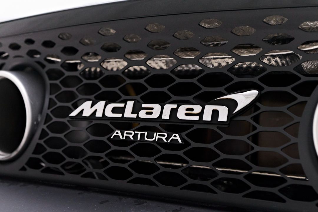2025 McLaren Artura