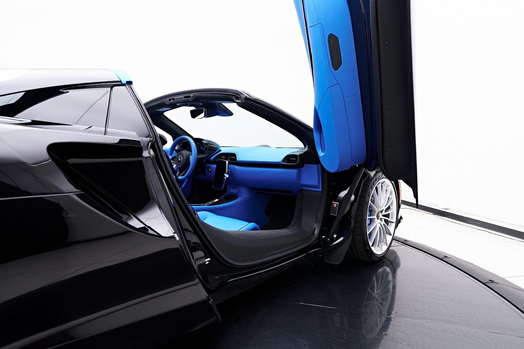 2025 McLaren Artura