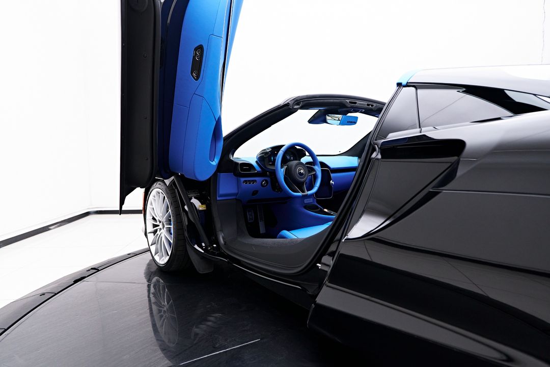 2025 McLaren Artura