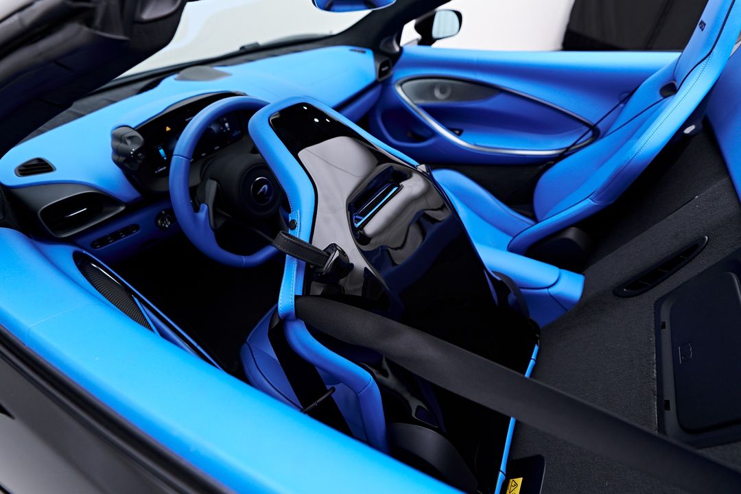 2025 McLaren Artura