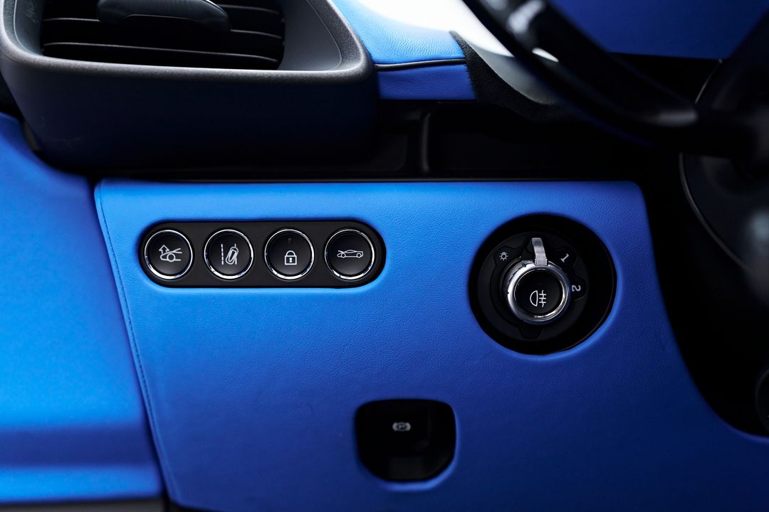 2025 McLaren Artura