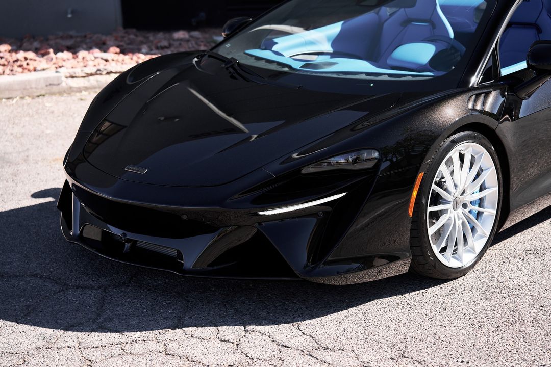 2025 McLaren Artura