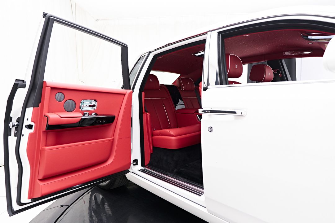 2025 Rolls-Royce Phantom