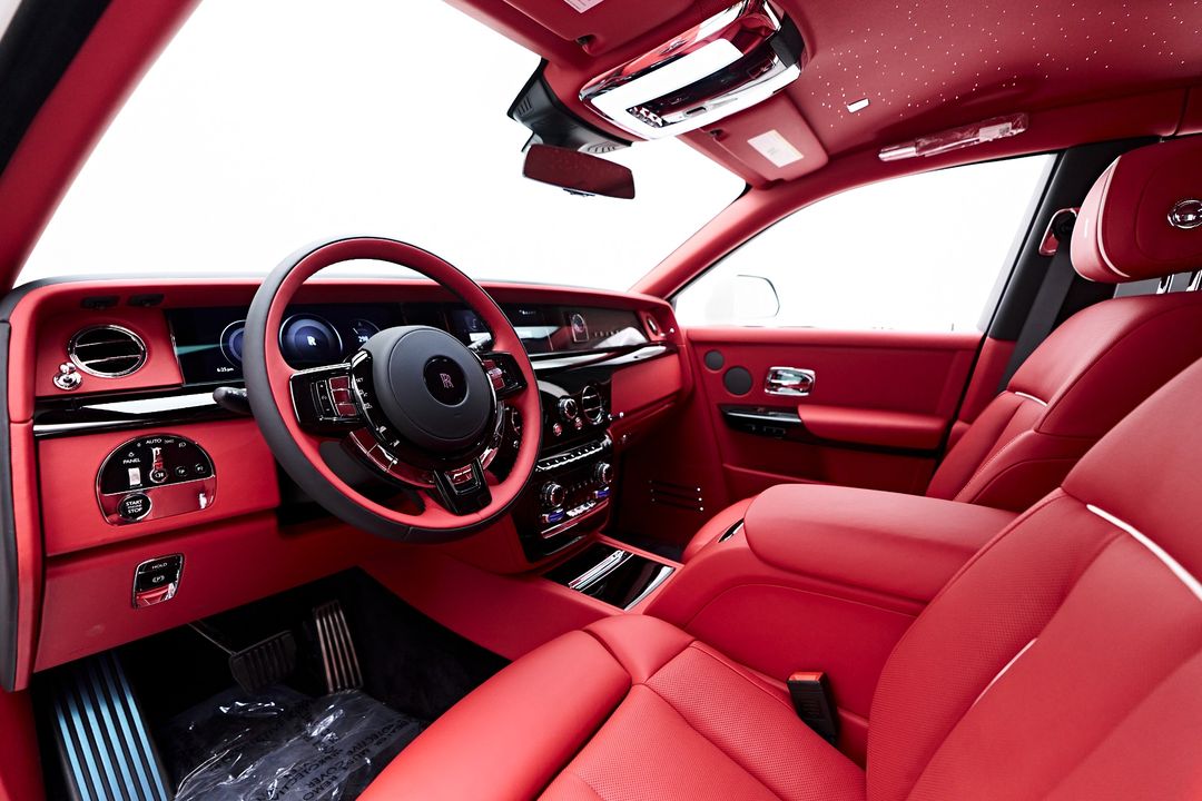2025 Rolls-Royce Phantom