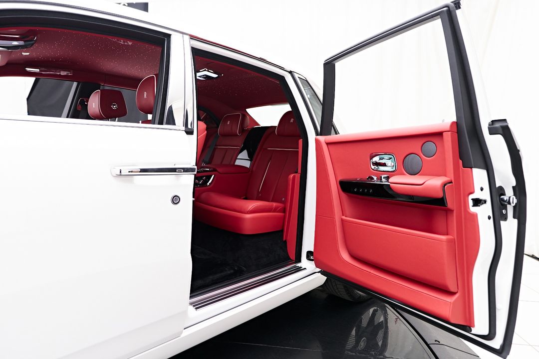 2025 Rolls-Royce Phantom