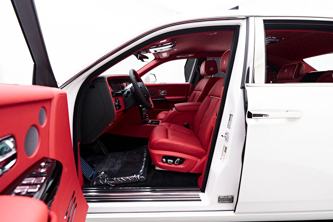 2025 Rolls-Royce Phantom