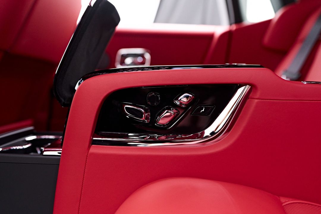 2025 Rolls-Royce Phantom