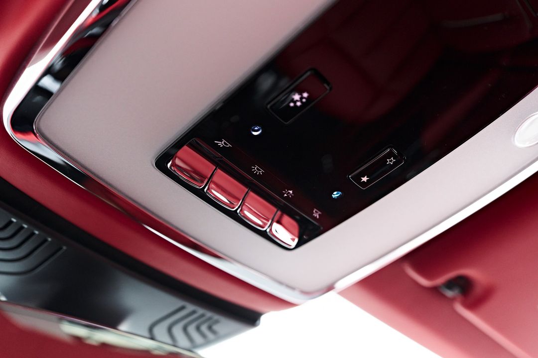 2025 Rolls-Royce Phantom
