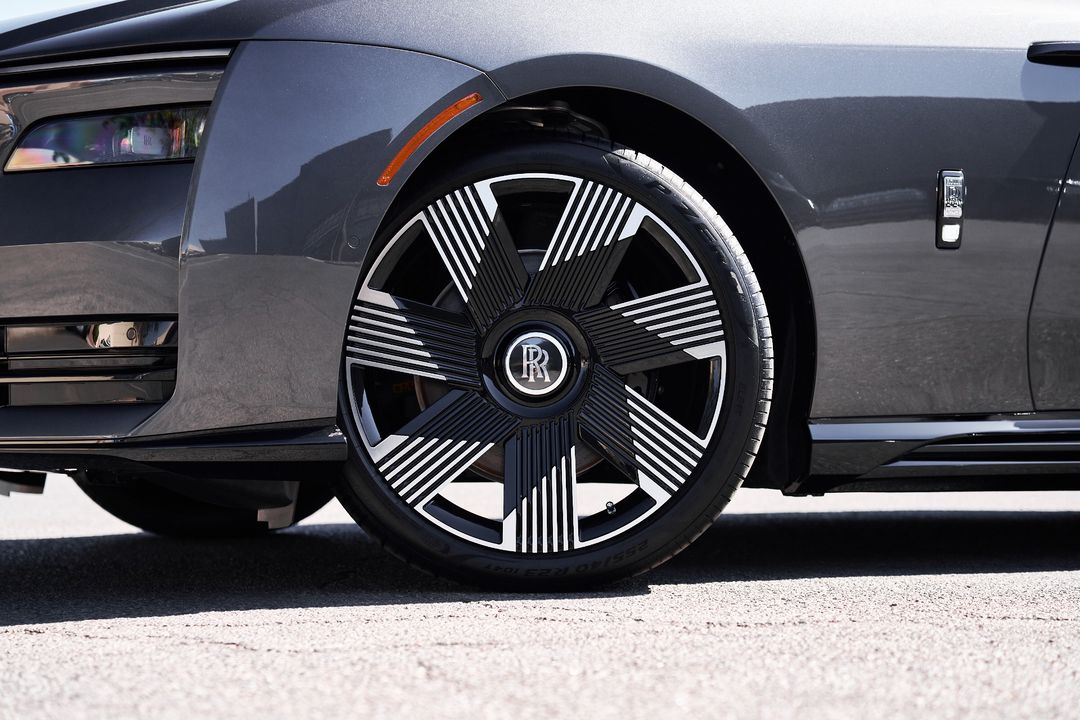 2025 Rolls-Royce Spectre