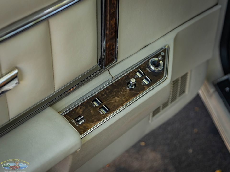 1977 Lincoln Continental Mark V