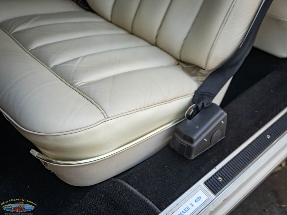 1977 Lincoln Continental Mark V