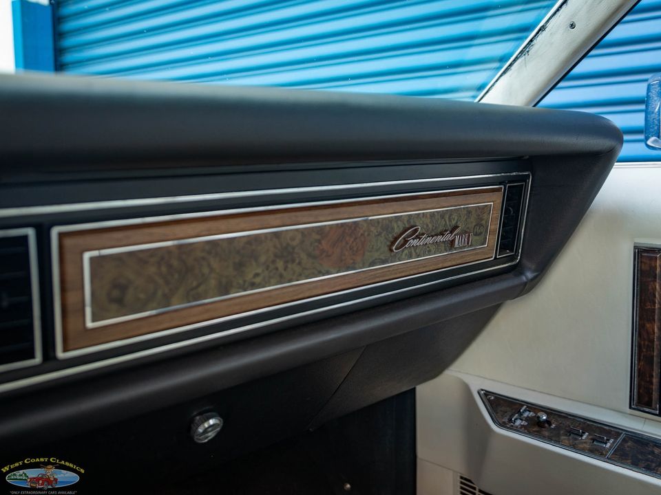 1977 Lincoln Continental Mark V