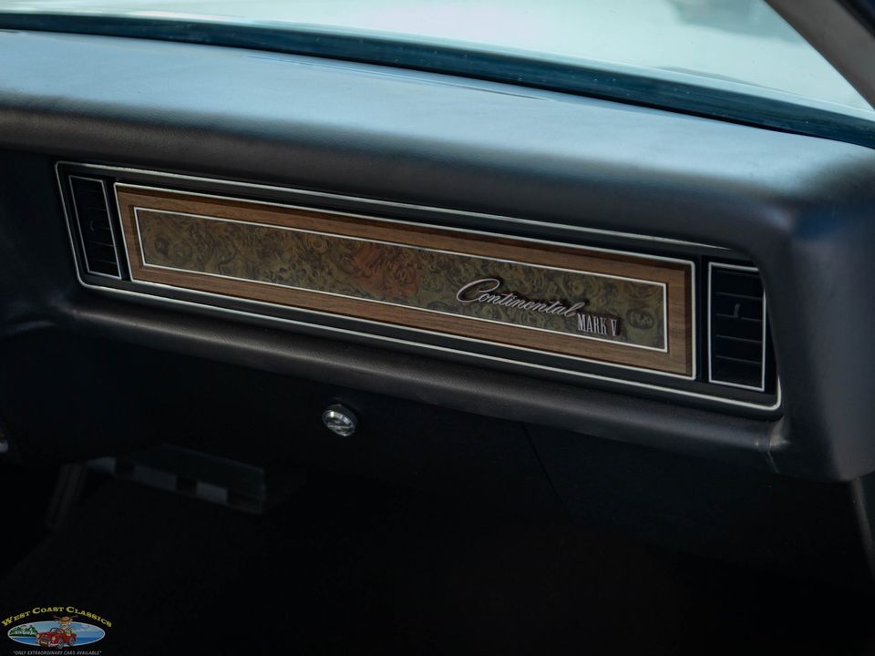 1977 Lincoln Continental Mark V