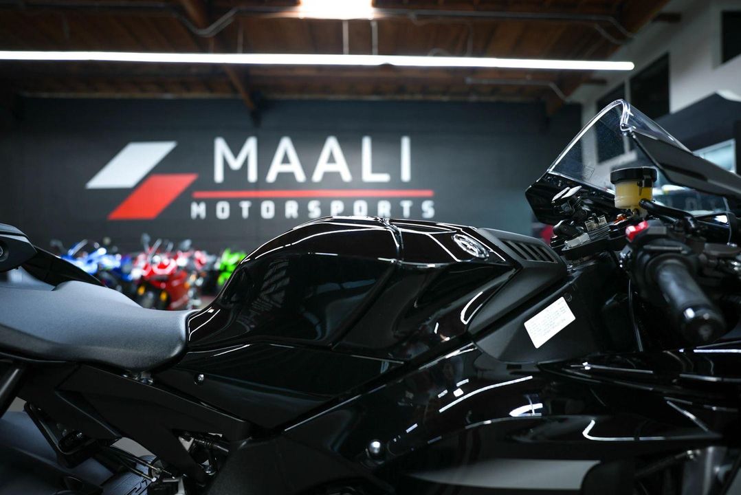 2024 Yamaha YZF-R1