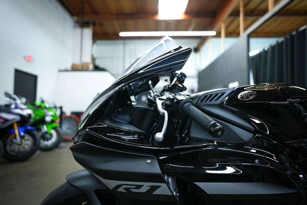 2024 Yamaha YZF-R1