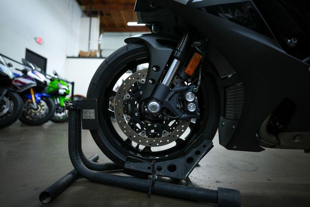 2024 Yamaha YZF-R1
