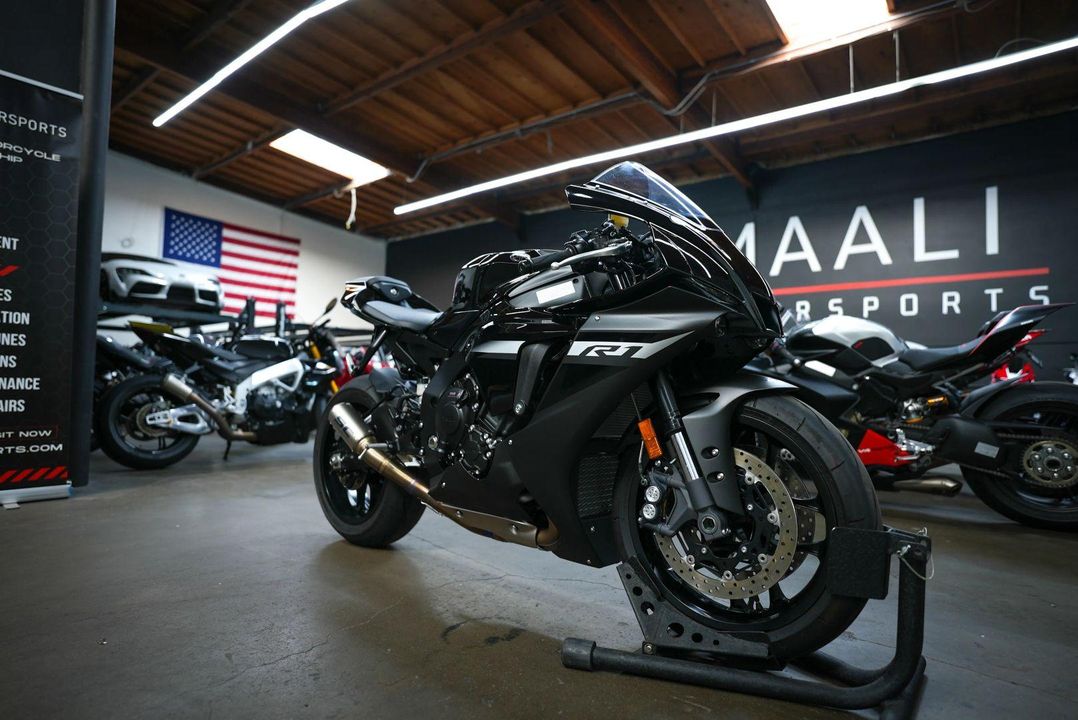 2024 Yamaha YZF-R1