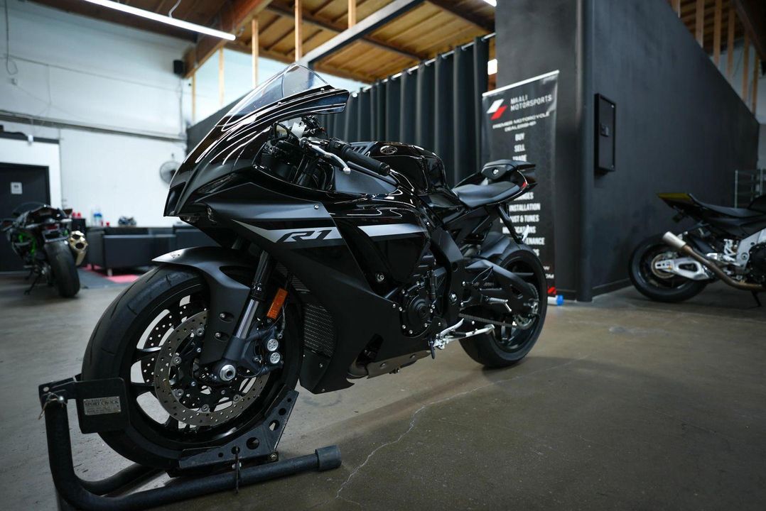 2024 Yamaha YZF-R1