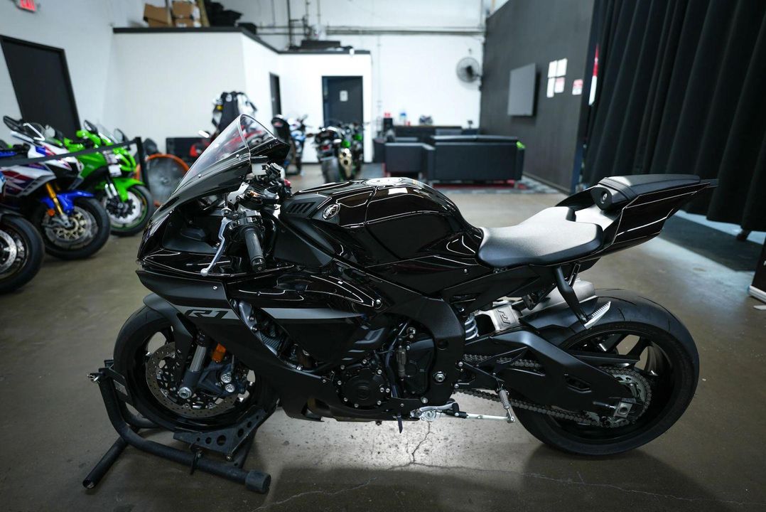 2024 Yamaha YZF-R1