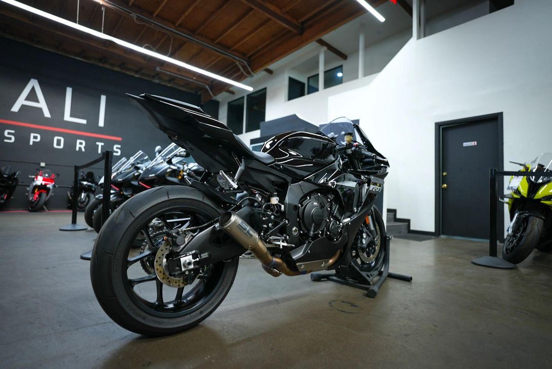 2024 Yamaha YZF-R1