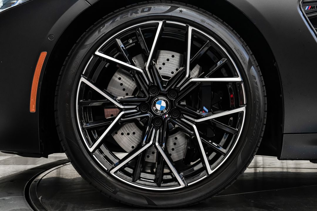 2024 BMW M8