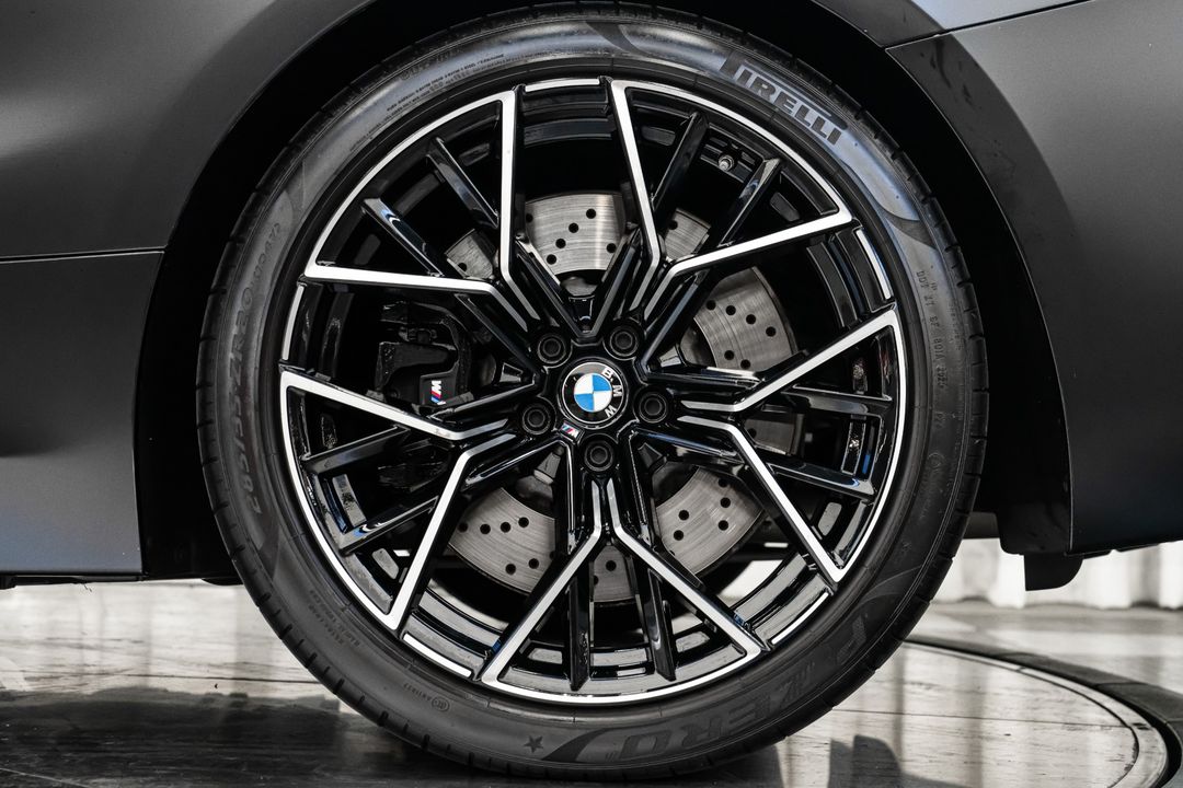 2024 BMW M8