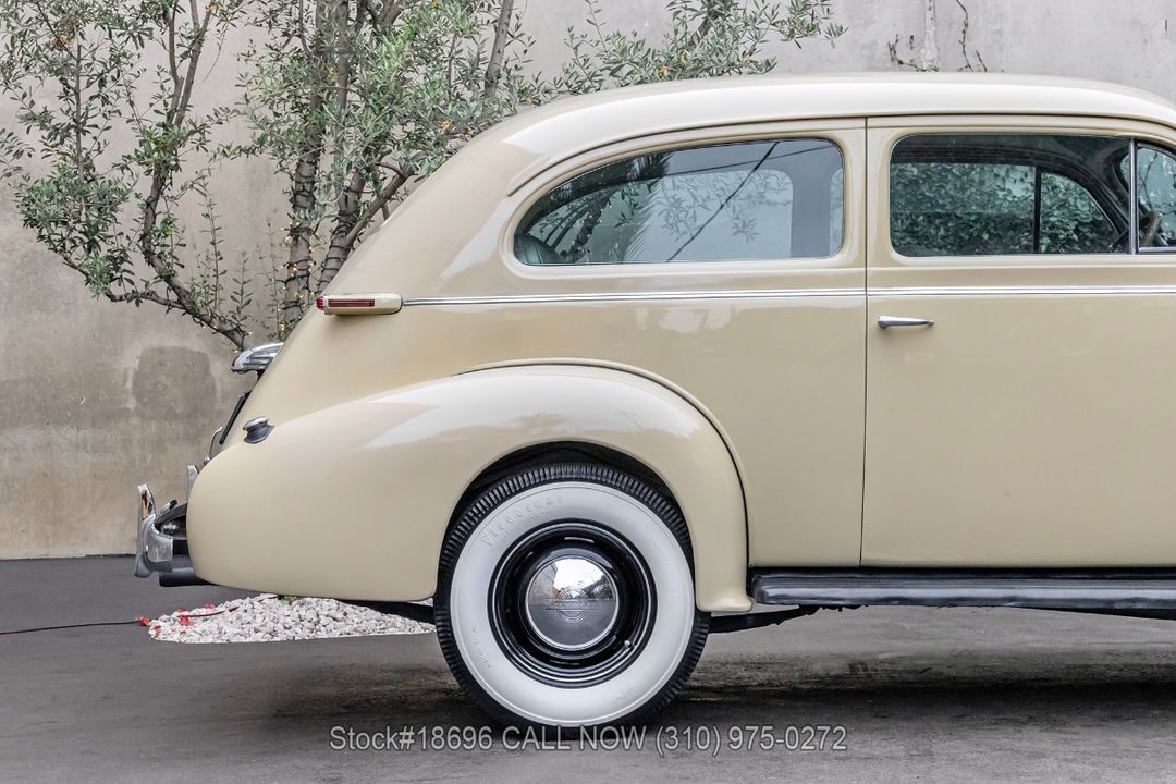 1937 Oldsmobile 