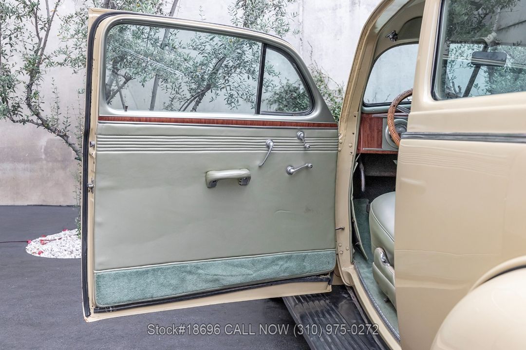 1937 Oldsmobile 