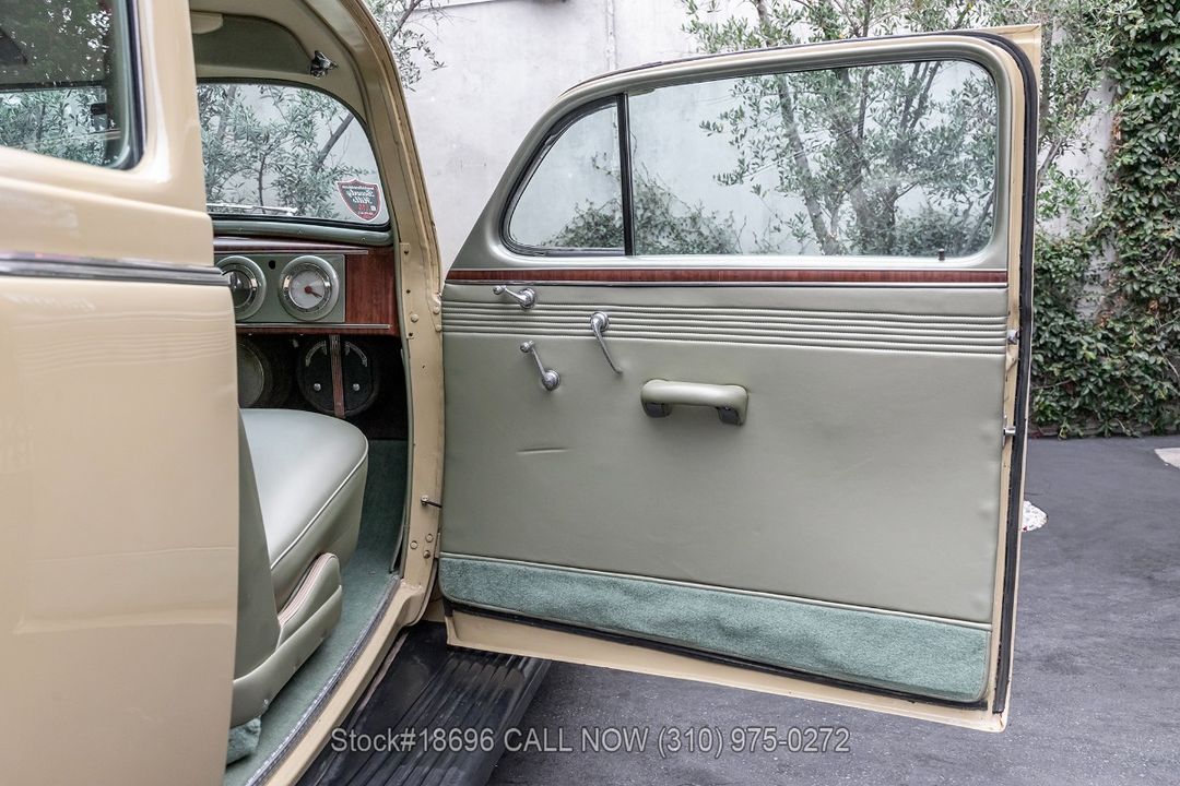 1937 Oldsmobile 