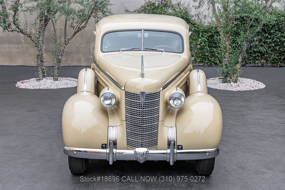 1937 Oldsmobile 