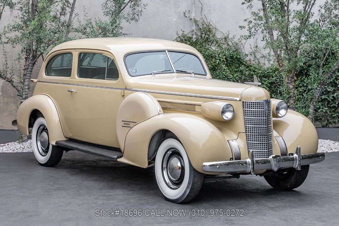 1937 Oldsmobile 