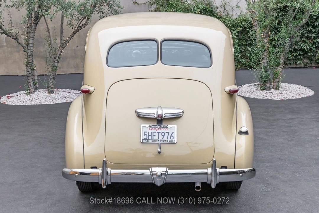 1937 Oldsmobile 