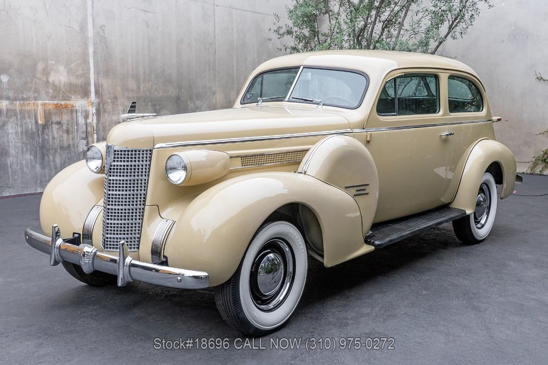 1937 Oldsmobile 