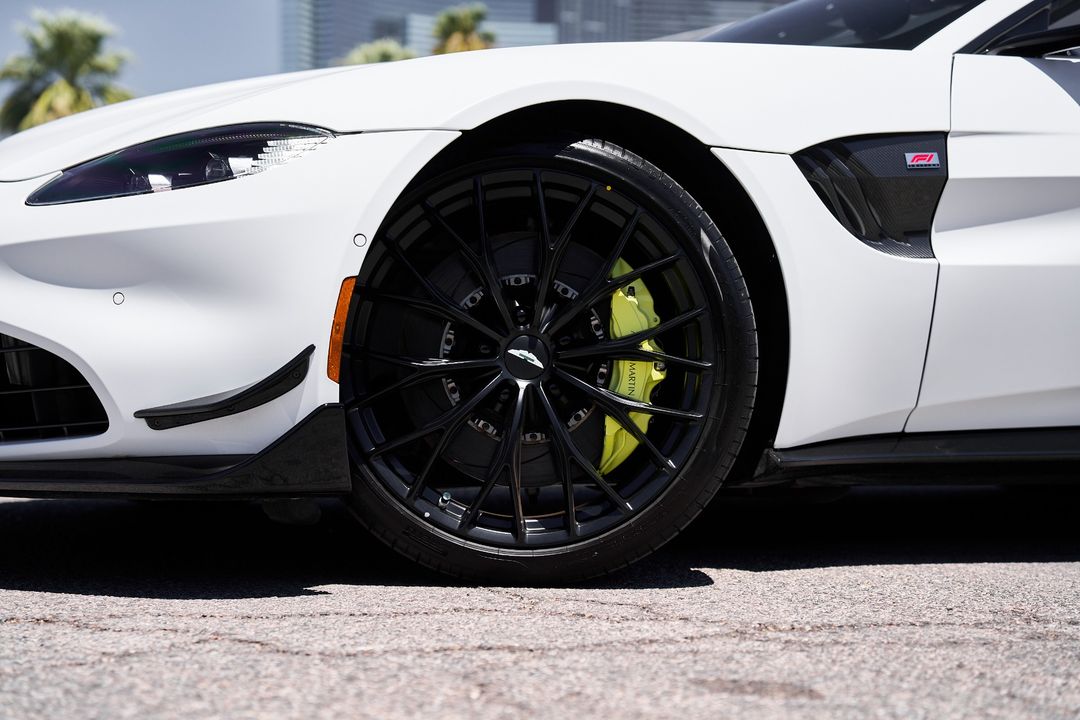 2023 Aston Martin Vantage