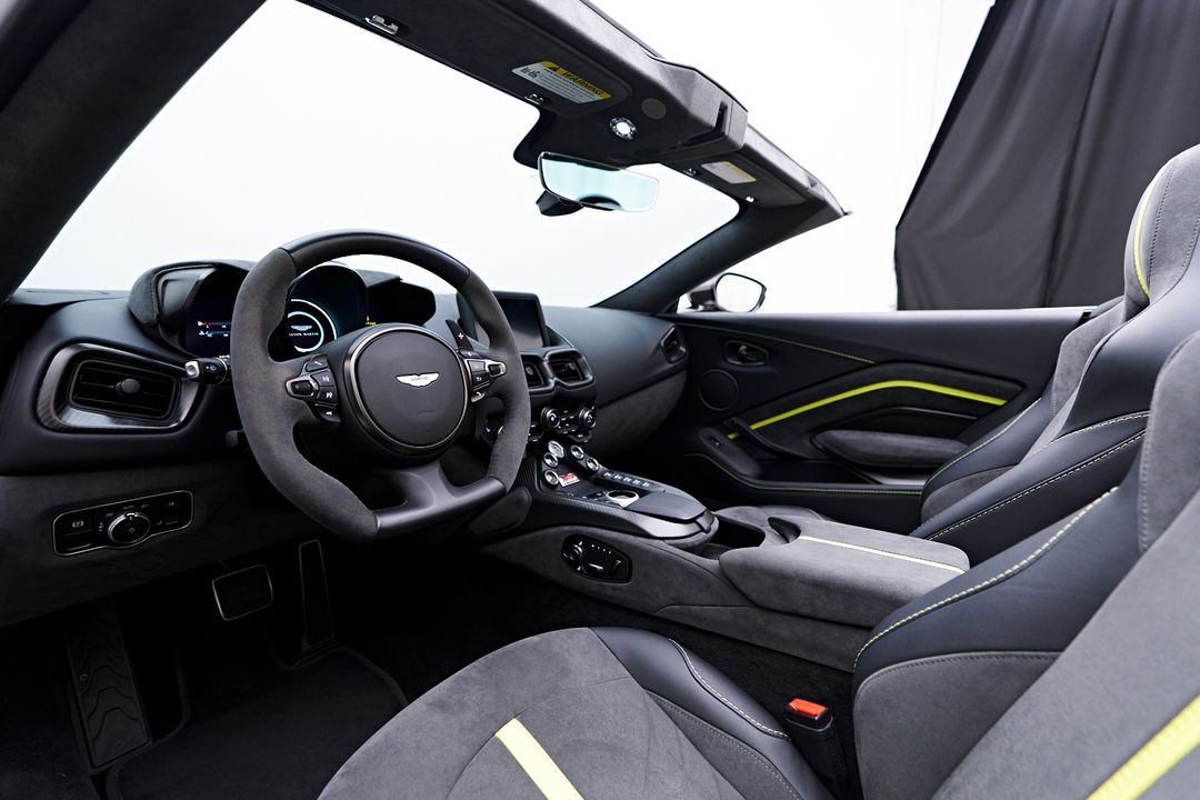 2023 Aston Martin Vantage