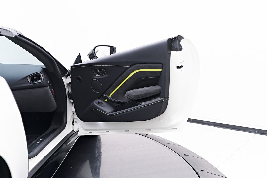 2023 Aston Martin Vantage