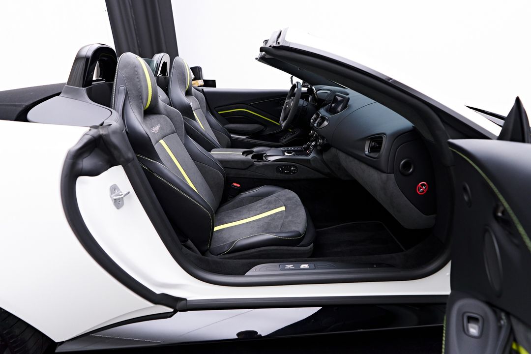 2023 Aston Martin Vantage