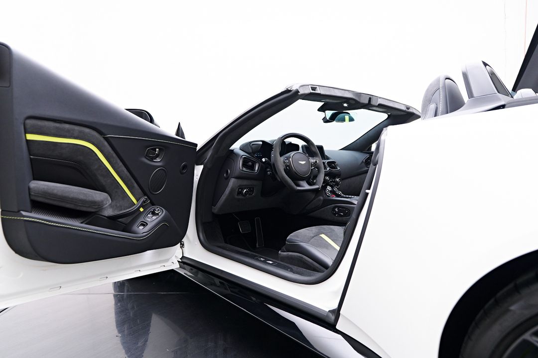 2023 Aston Martin Vantage