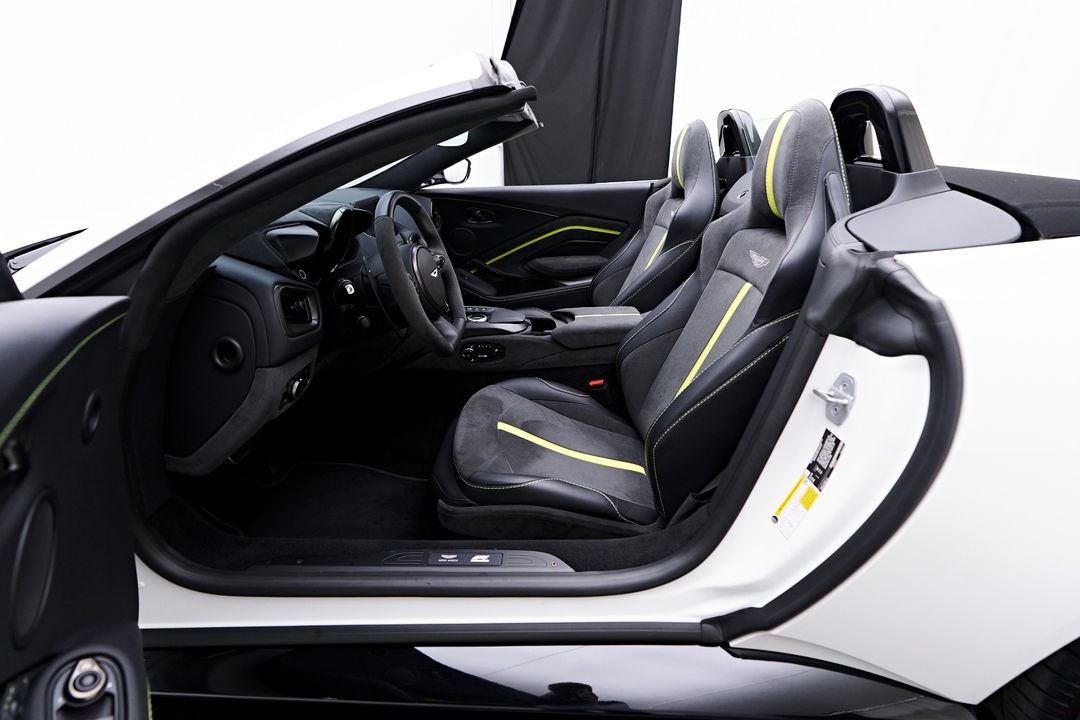 2023 Aston Martin Vantage