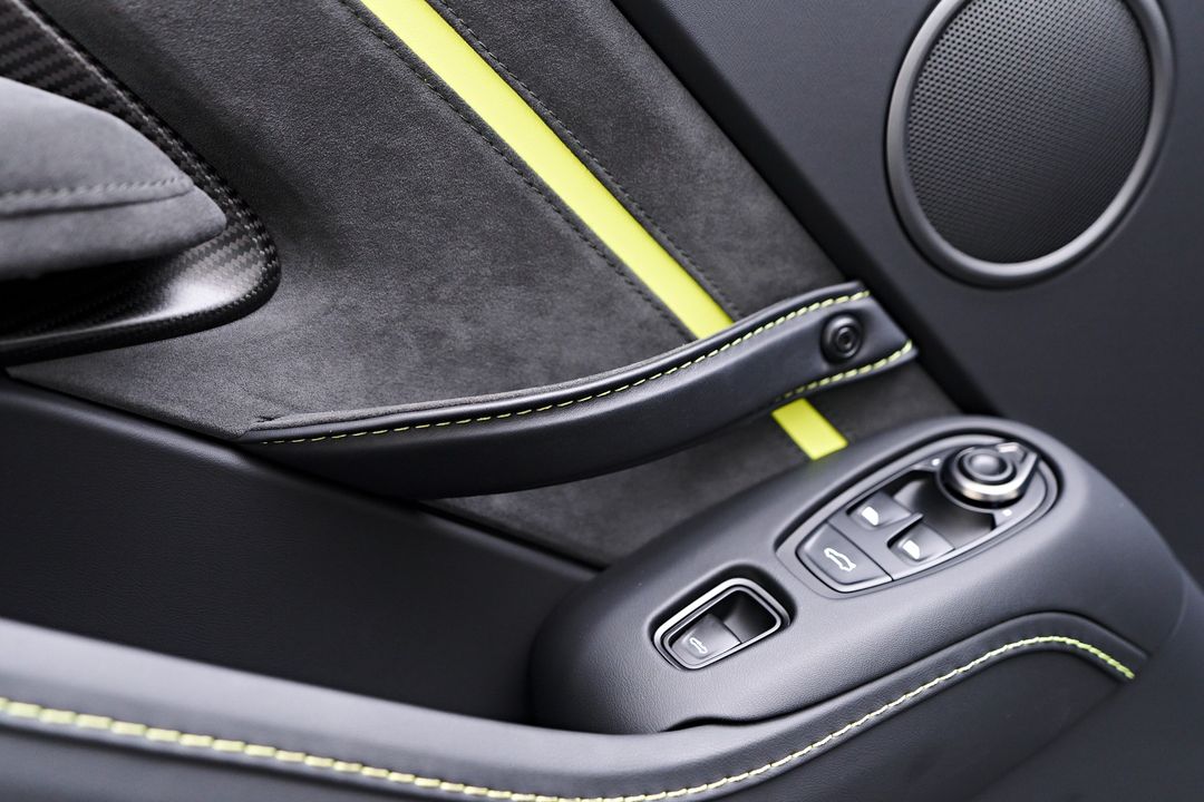 2023 Aston Martin Vantage