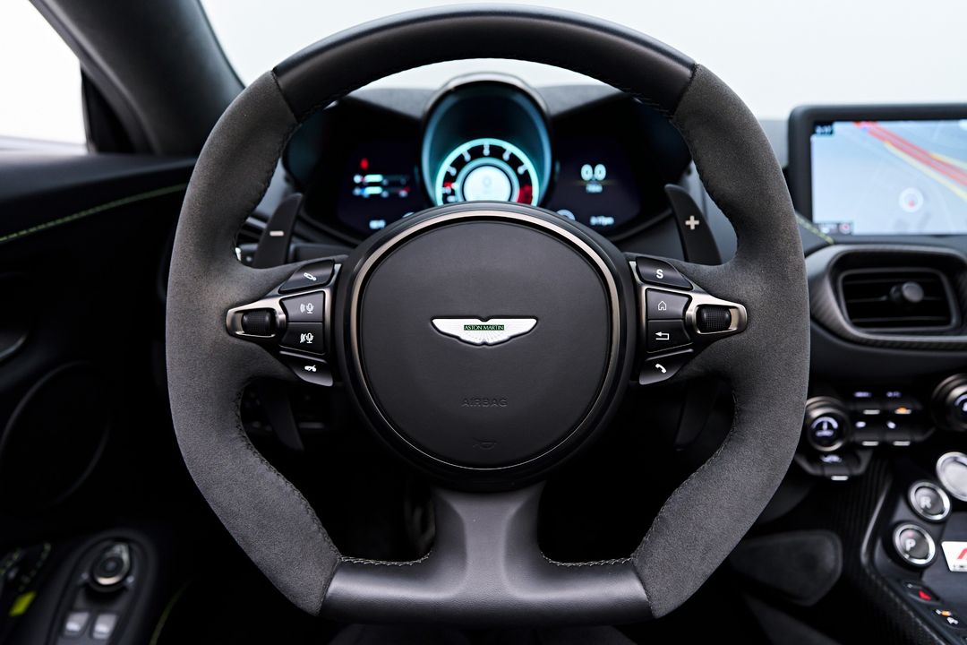 2023 Aston Martin Vantage