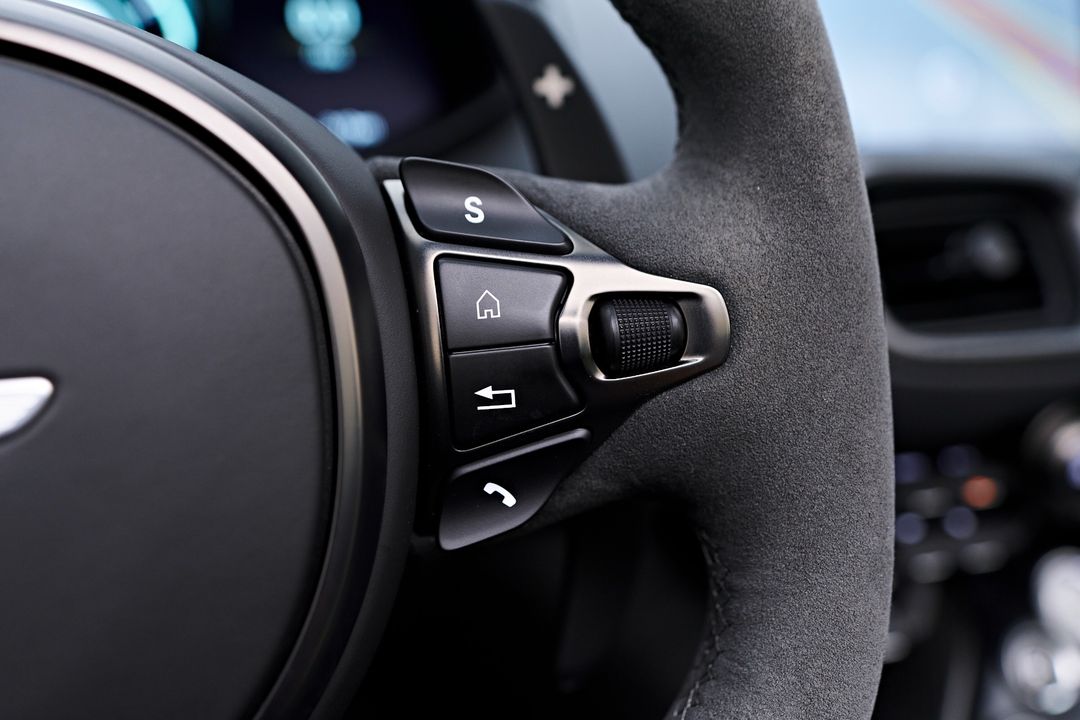 2023 Aston Martin Vantage